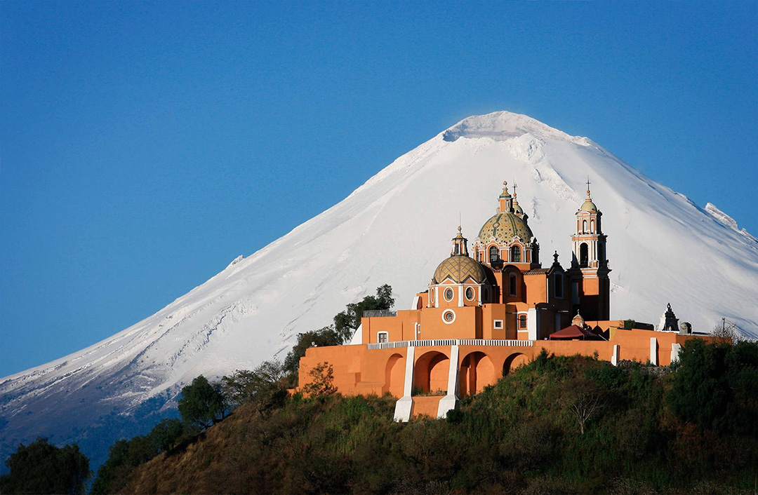 cholula-puebla-iglesia-volcan-1080