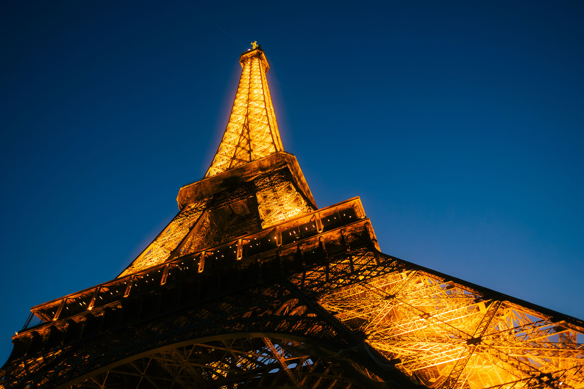 eiffel-2000
