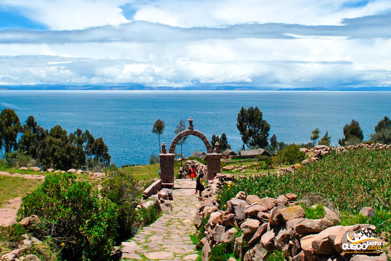 Tour-isla-Taquile-en-Puno