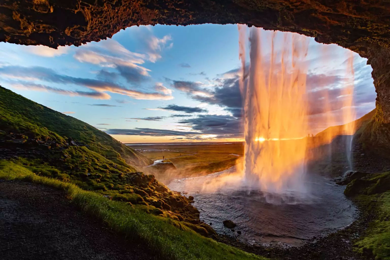 escandinavia-invierno-islandia-hella-seljalandsfoss