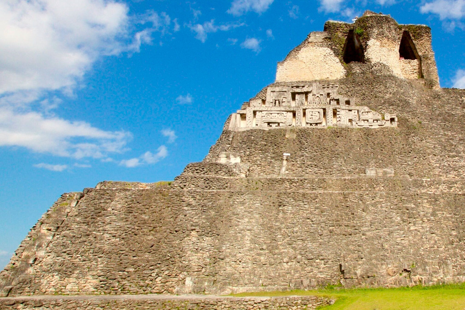 belice-xunantunich1