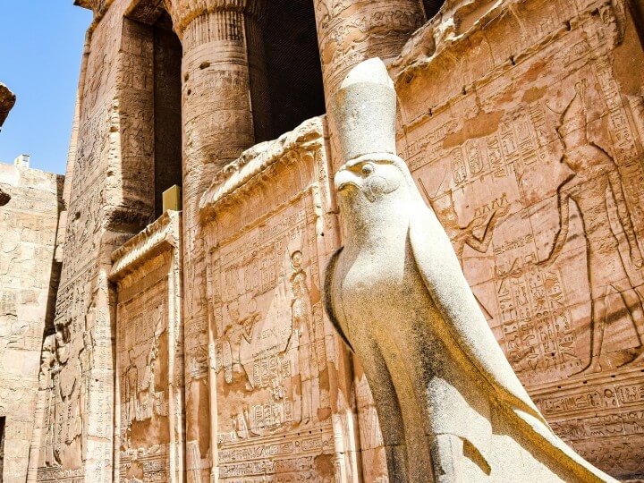 templo-edfu-horus