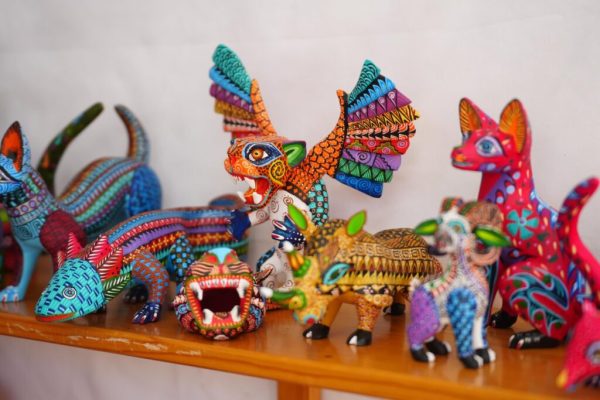 Arrazola-abre-sus-puertas-al-mundo-Expo-Artesanal-de-Alebrijes-2025-2-1024x683