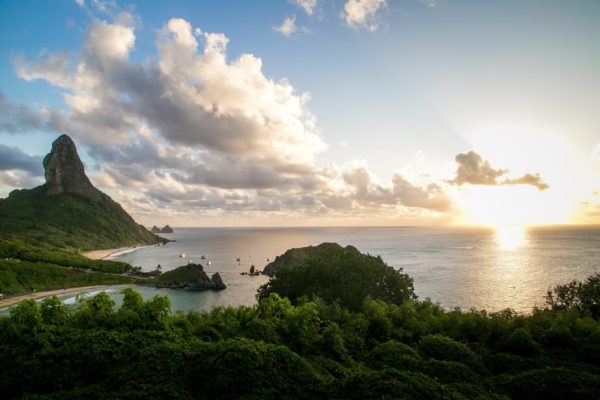 Islas-paradisiacas-de-Brasil-Vistas-de-Fernando-de-Noronha.-Foto-de-Google-Maps-de-Filipao-Brito-Fotografia