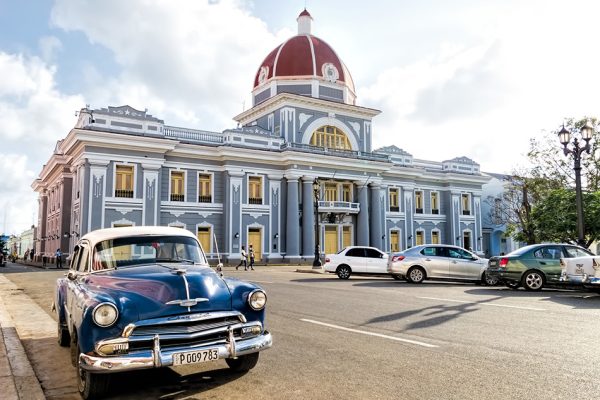 Palacio-del-Gobierno-en-Cienfuegos