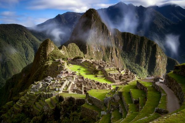 maravilla-del-mundo-machu-picchu-nubes-full