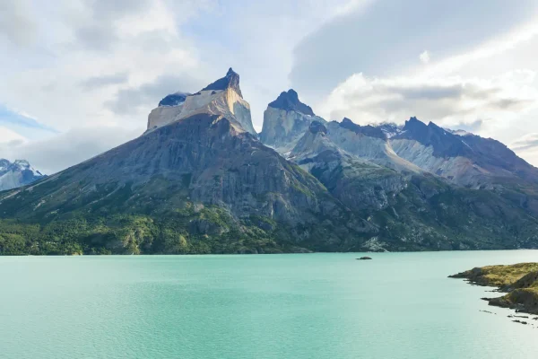 port-puerto-montt-chile-mountains-c037