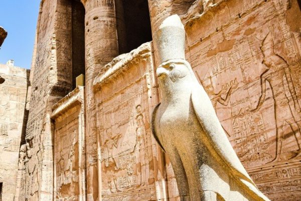 templo-edfu-horus
